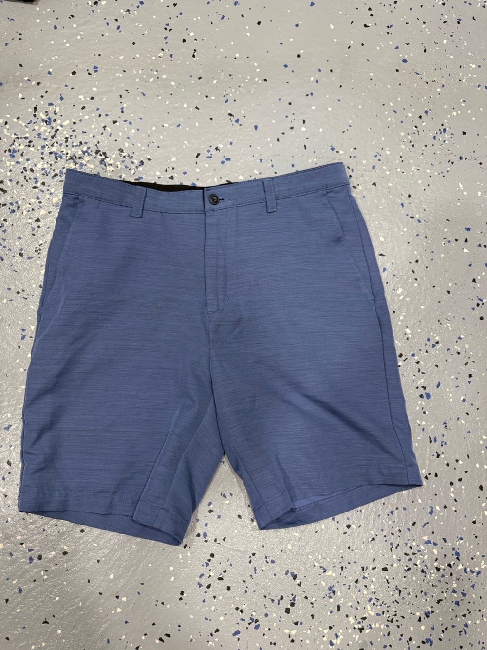 Mens Greg Norman shorts size 32